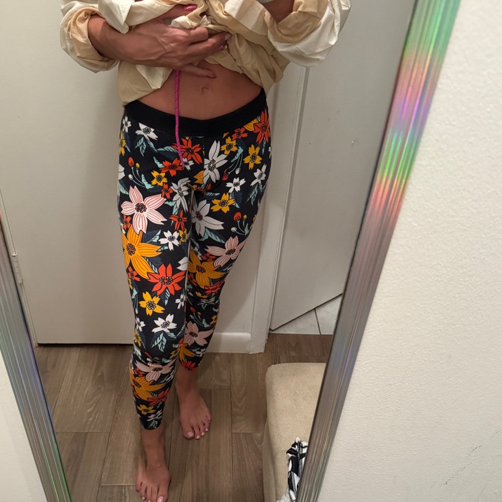 Nike Black and Multicolor Floral leggings